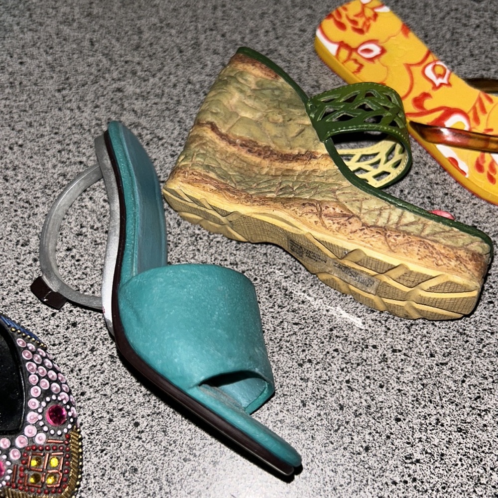 Just The Right Shoe-Various Available choose yours at checkout posting for 1 - Picture 8 of 16